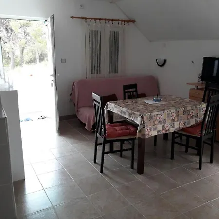 Vila Violeta Daire Milna (Brac)